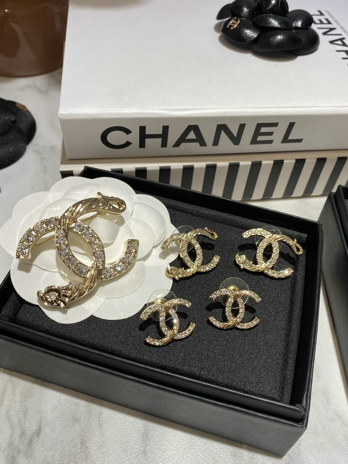 Chanel Brooch CR09