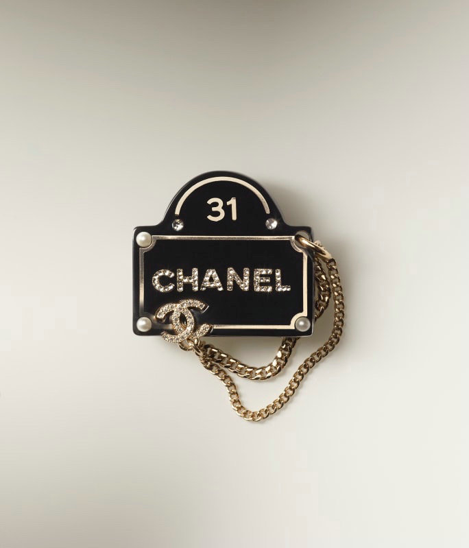 Chanel Brooch CR11