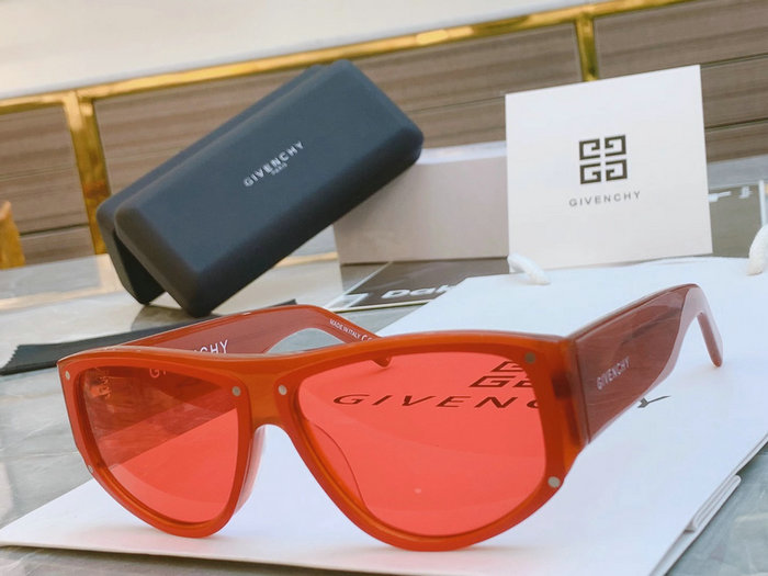 Givenchy Sunglasses GV7177