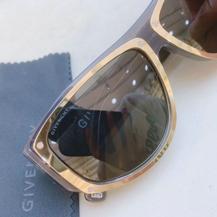 Givenchy Sunglasses GV7177