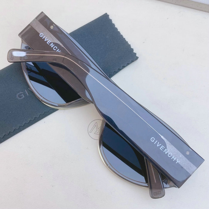 Givenchy Sunglasses GV7177