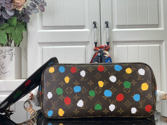 LV x YK Neverfull MM M46381