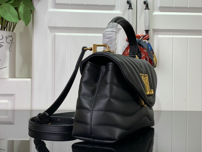 Louis Vuitton Hold Me Black M21720