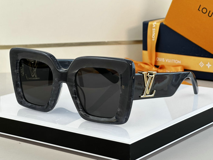 Louis Vuitton Sunglasses SZ2302U