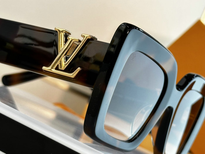 Louis Vuitton Sunglasses SZ2302U