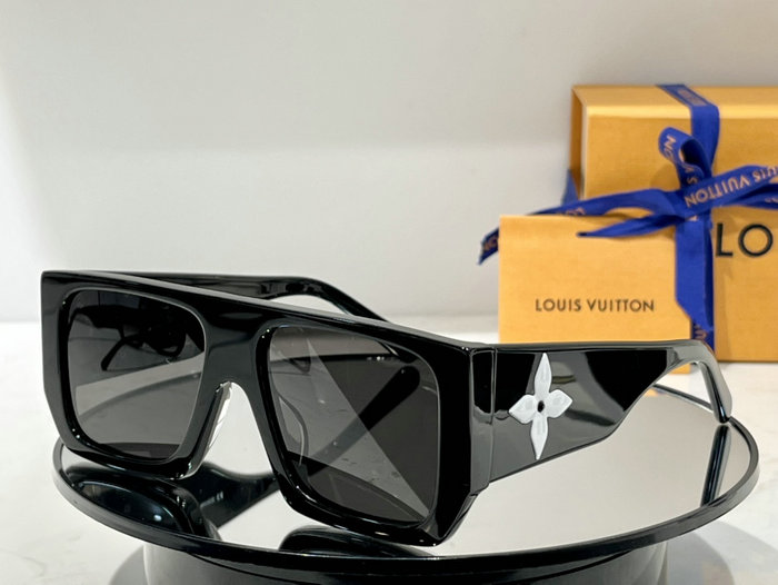 Louis Vuitton Sunglasses SZ2615W