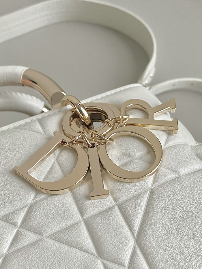 Dior Lady Handbag White D7501