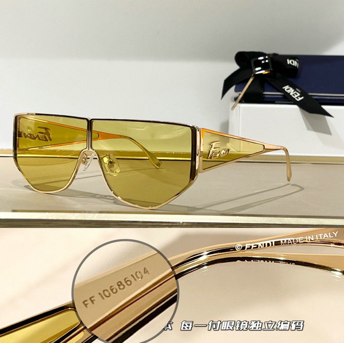 Fendi Sunglasses SM0093