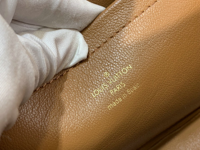 Louis Vuitton Marceau Camel M46126