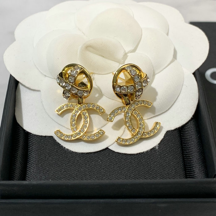 Chanel Earrings CE40