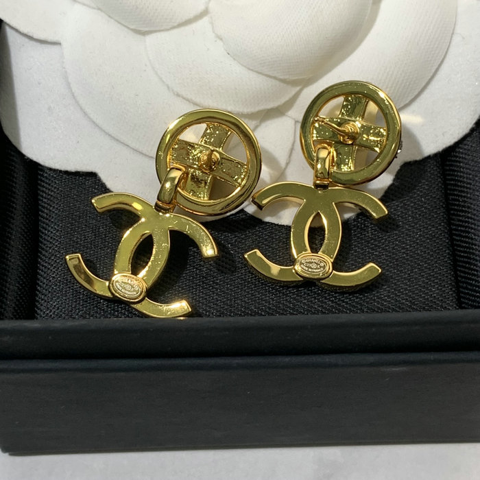 Chanel Earrings CE40