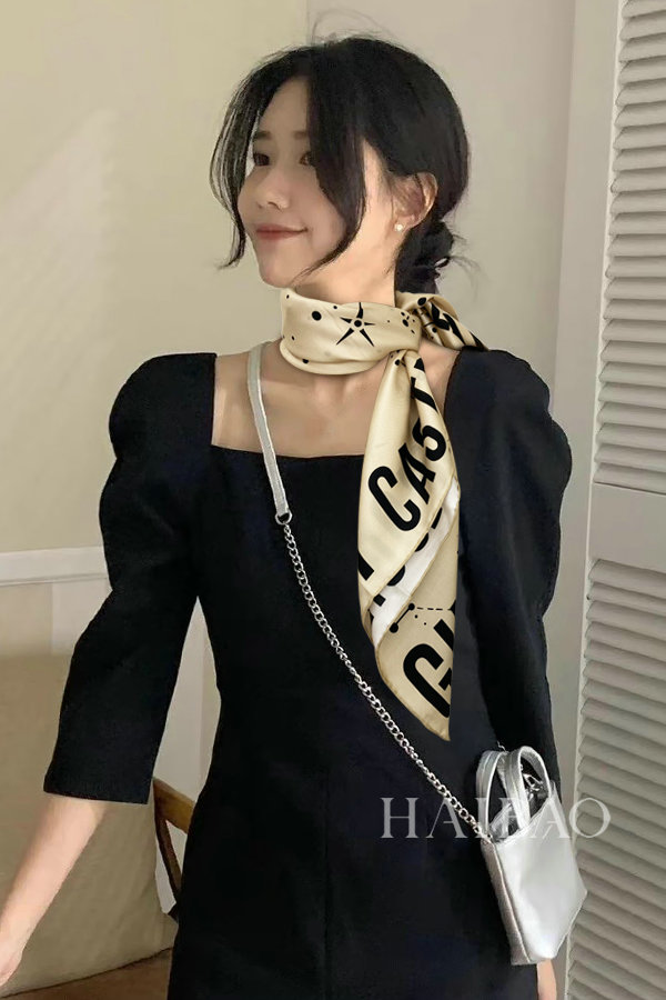 Gucci Silk Scarf GS2302