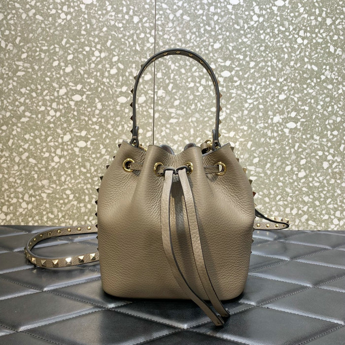 Valentino Garavani Rockstud bucket bag Grey V0319