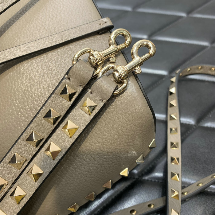 Valentino Garavani Rockstud bucket bag Grey V0319