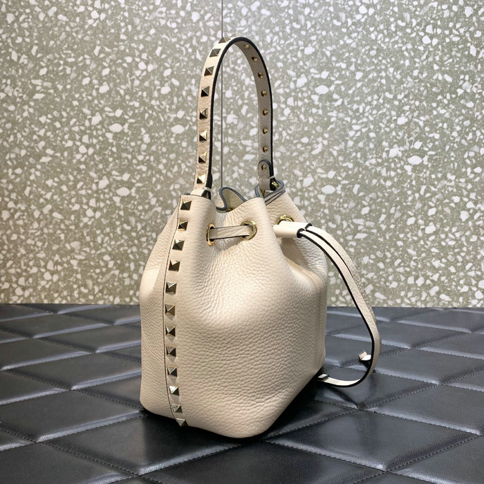 Valentino Garavani Rockstud bucket bag White V0319