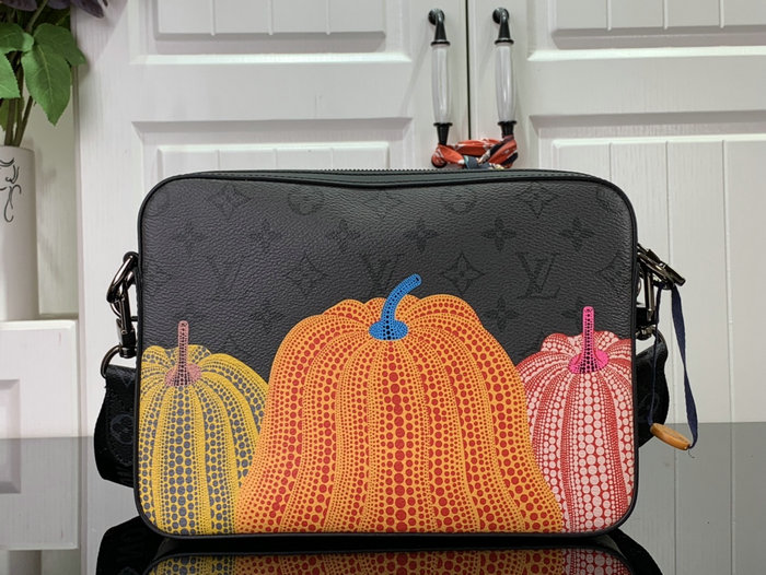 LV x YK Trio Messenger M46435