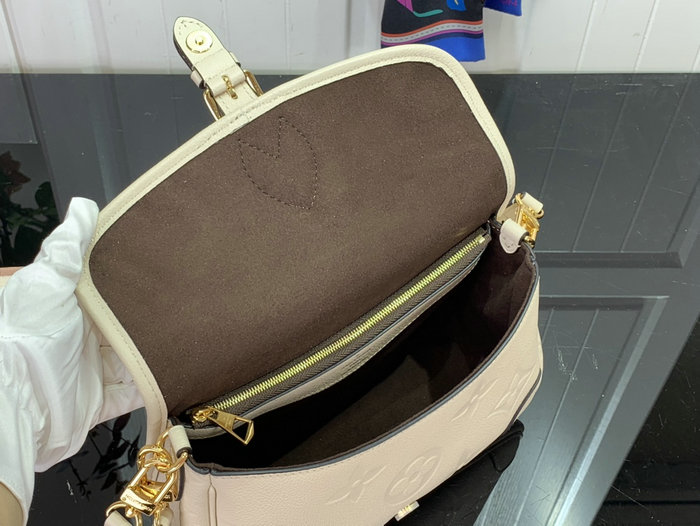 Louis Vuitton Diane White M46386