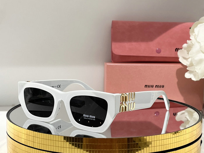 Miu Miu Sunglasses MSG04031