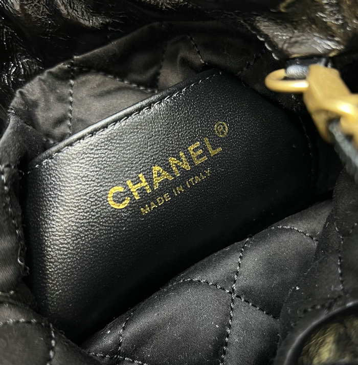 Chanel 22 Mini Handbag with Pearls AS3980