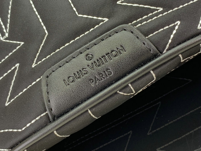Louis Vuitton Discovery Bumbag M21427