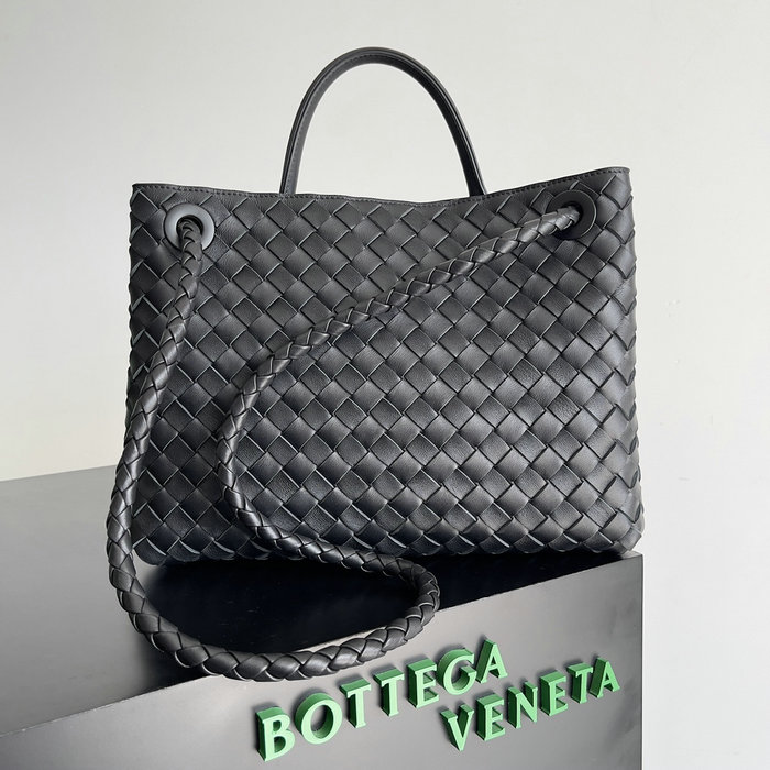 Bottega Veneta Medium Andiamo Tote Bag Black B743572