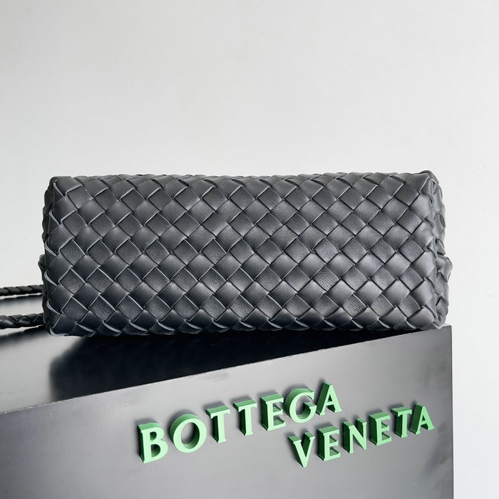 Bottega Veneta Medium Andiamo Tote Bag Black B743572