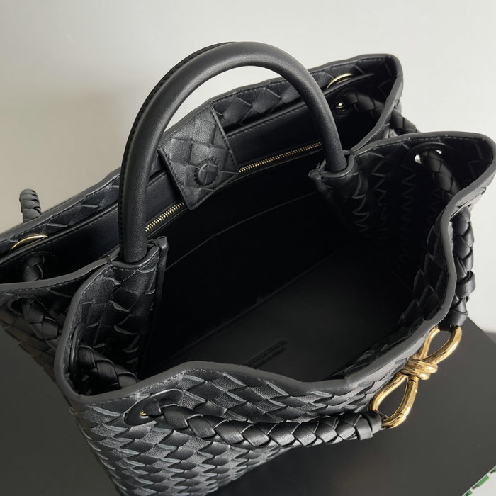 Bottega Veneta Medium Andiamo Tote Bag Black B743572