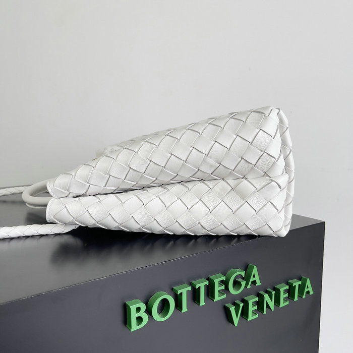 Bottega Veneta Medium Andiamo Tote Bag White B743572