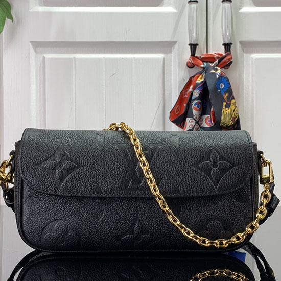 Louis Vuitton Ivy Wallet On Chain Bag Black M82211