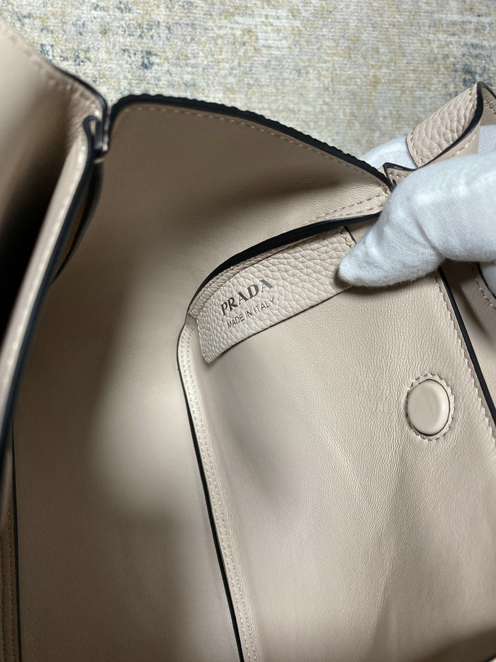 Prada Leather handbag Pink 1BA349