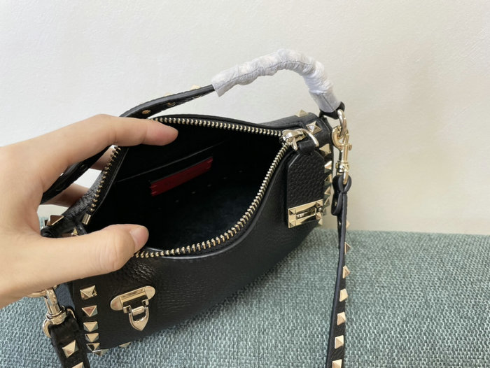 Valentino Garavani Rockstud Leather Shoulder Bag Black V5500