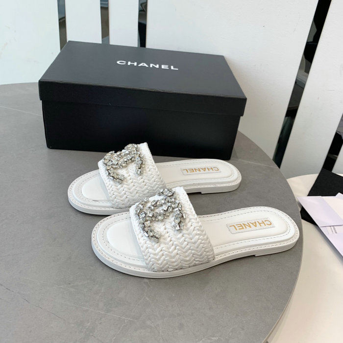 Chanel Slides SDC043001