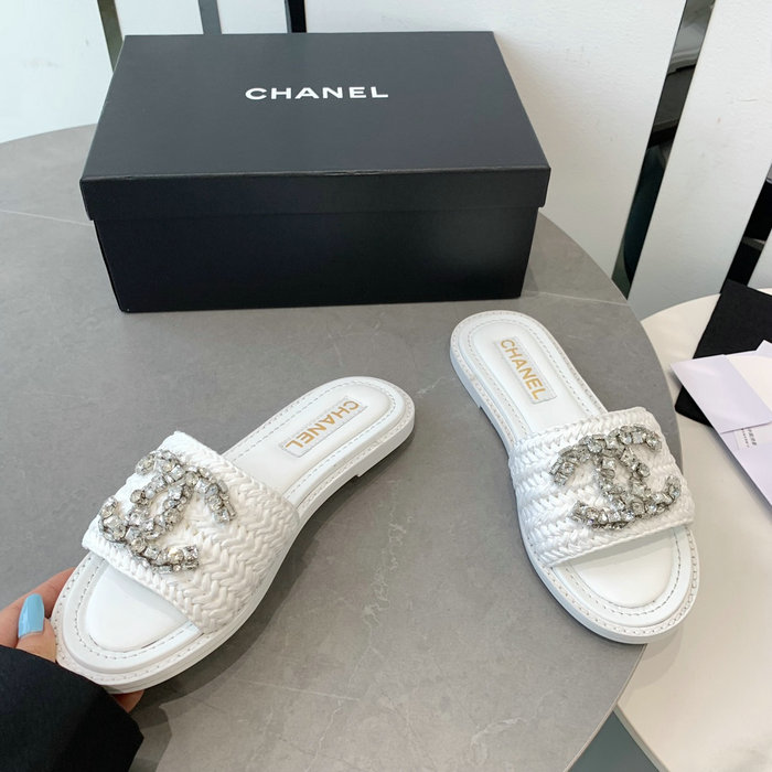 Chanel Slides SDC043001