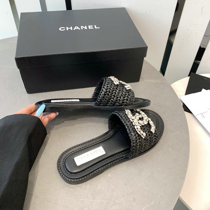 Chanel Slides SDC043002