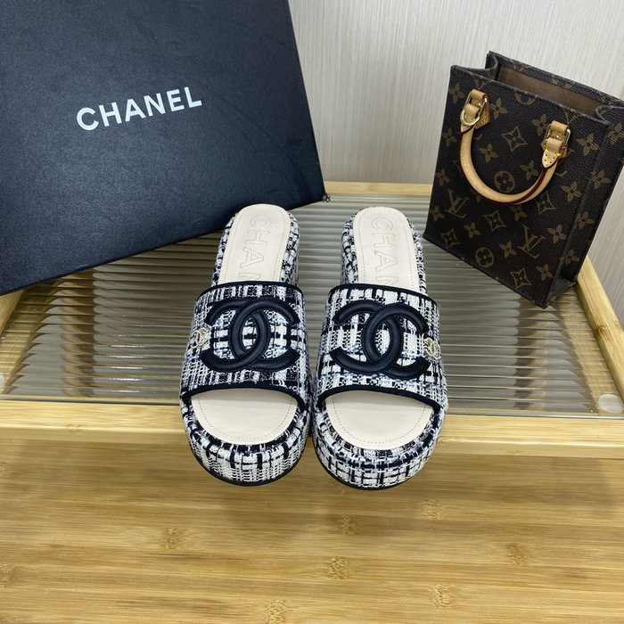 Chanel Slides SNC042701