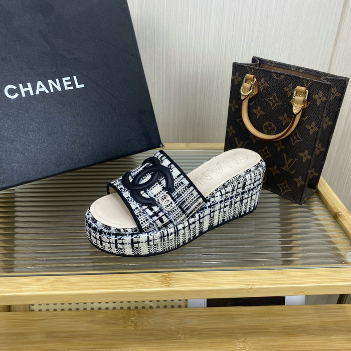 Chanel Slides SNC042701