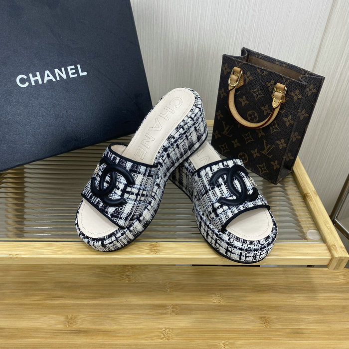 Chanel Slides SNC042701