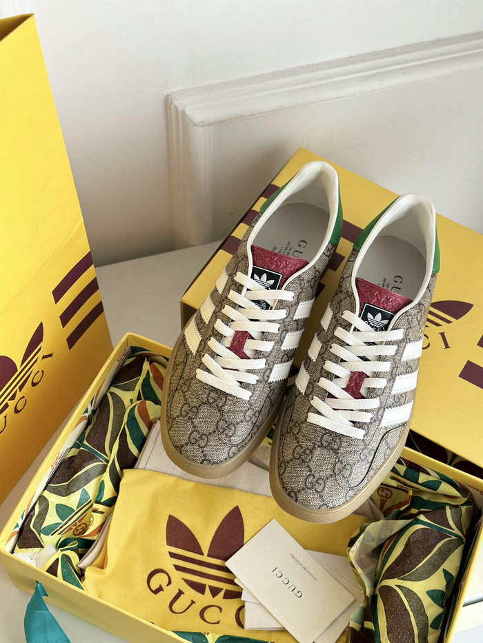 Gucci Sneakers SNG042701