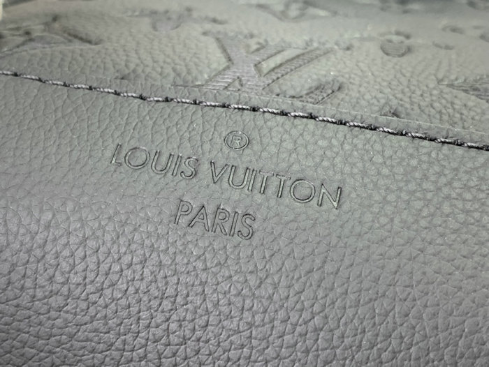 Louis Vuitton Duo Slingbag M21890