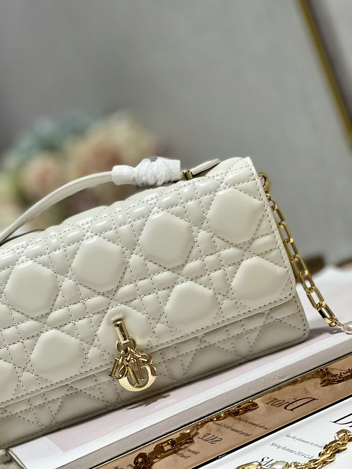 MISS DIOR MINI BAG White D0980