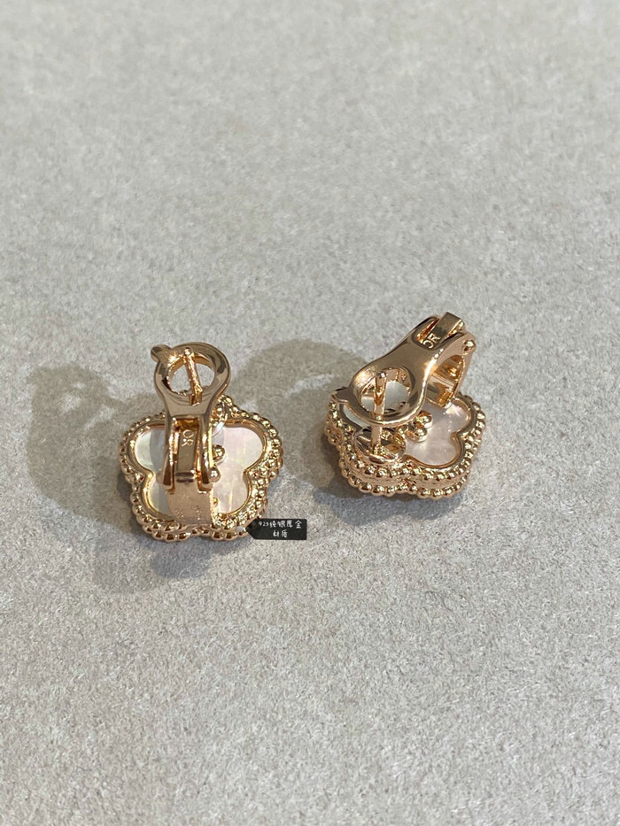 Van Cleef & Arpels Earrings VN11