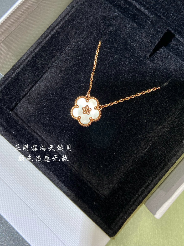 Van Cleef & Arpels Necklace VN09