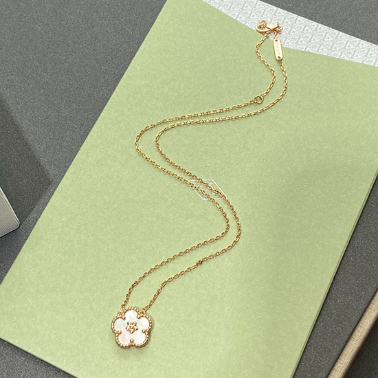 Van Cleef & Arpels Necklace VN09