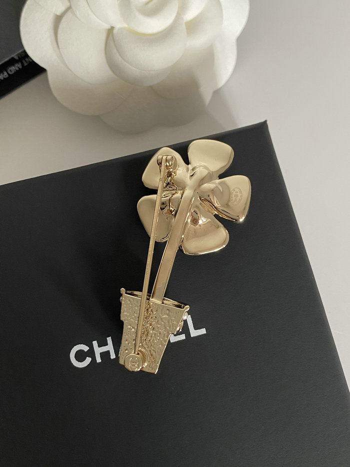 Chanel Brooch CR22