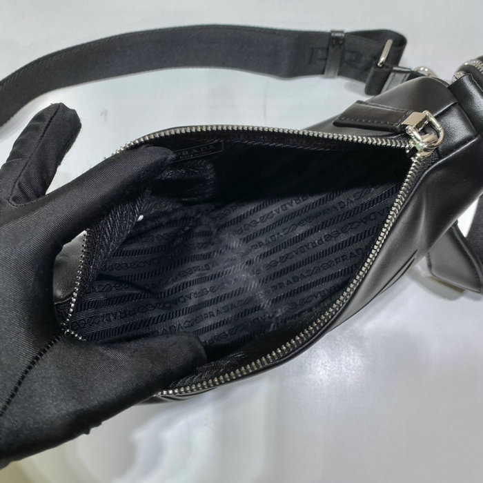 Prada Triangle leather shoulder bag Black 1BH190