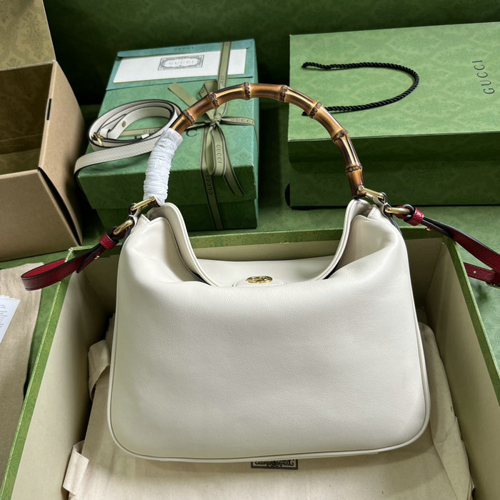Gucci Diana Medium Shoulder Bag White 746124