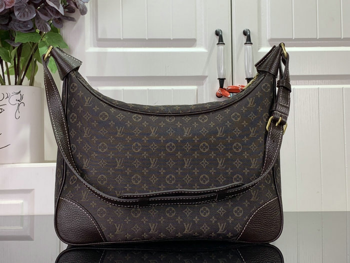 Louis Vuitton Boulogne Shoulder Bag Coffee M95225