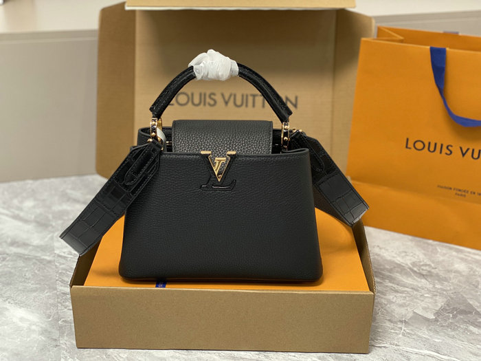 Louis Vuitton Capucines BB Black M91697