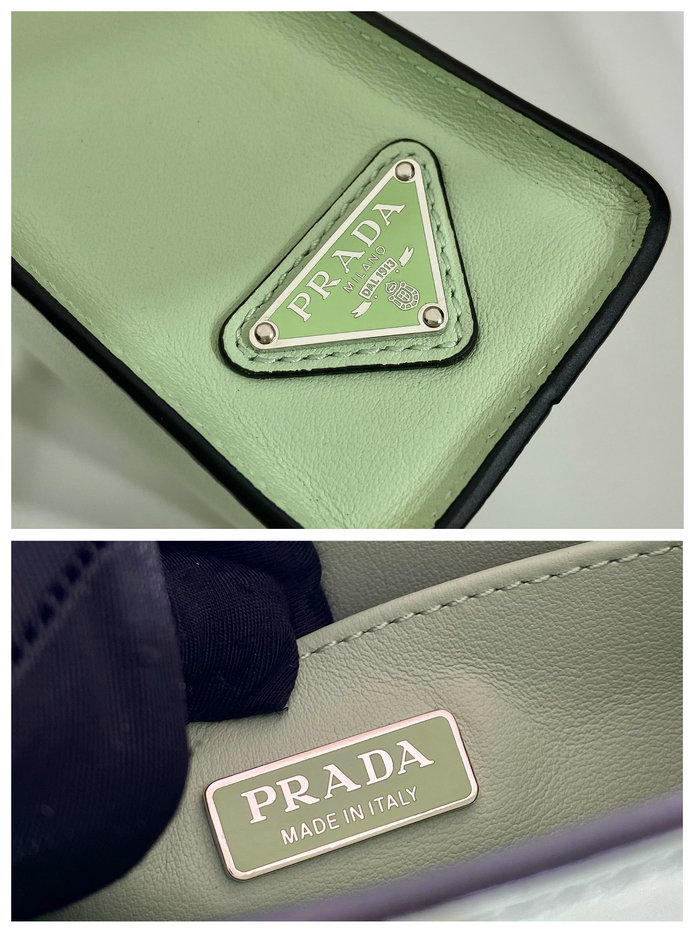 Prada Smooth Leather handbag Green 1BA333