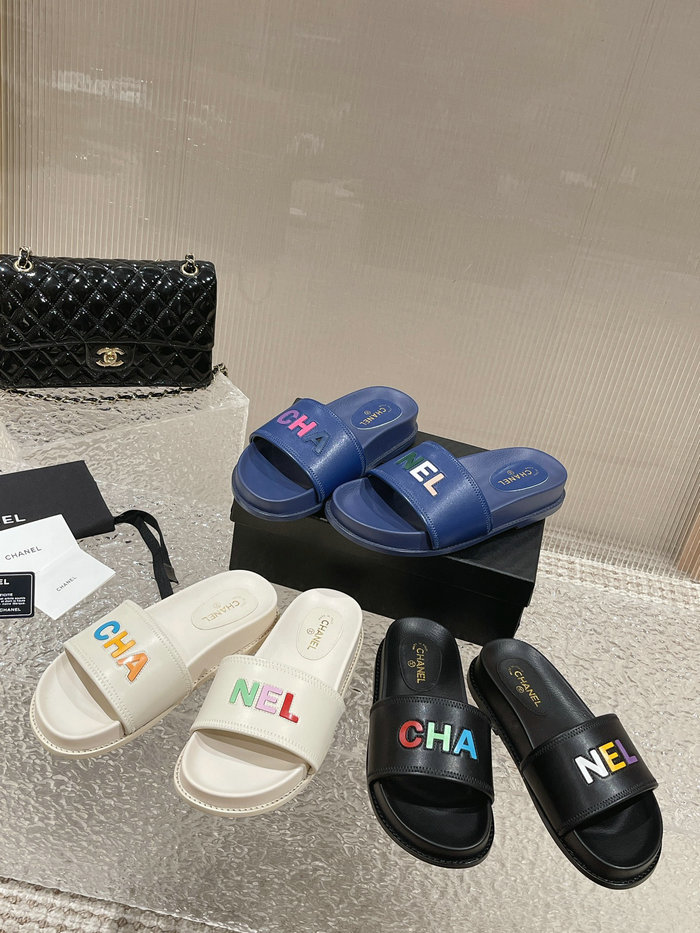 Chanel Slides SNC061105